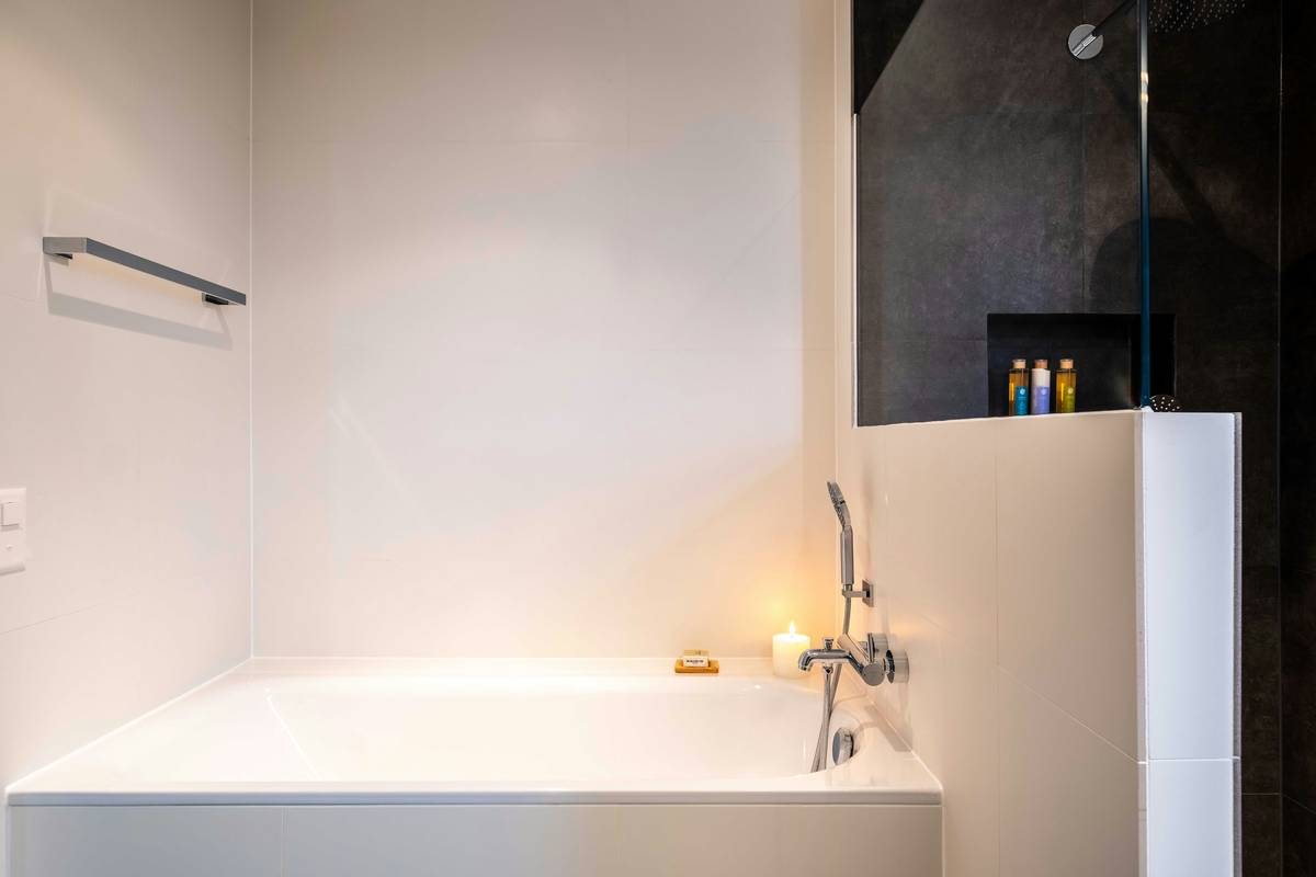 Accessibility Aid Walk Bathtub Bath Innovation: 7 Proven Ways to Avoid Painful Bathroom Mistakes