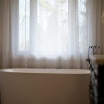 Walk In Bathtub for Small Bathroom: 7 Proven Solutions to Maximize Space Without Sacrificing Safety